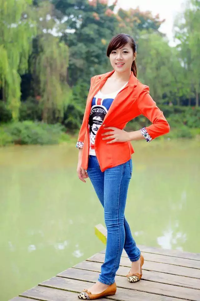 /photo/828970/美腿丝袜/1538181887843_1_12_small.jpg